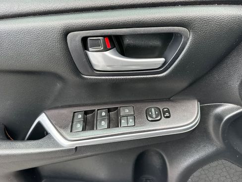 Used 2015 Toyota Camry LE image 12