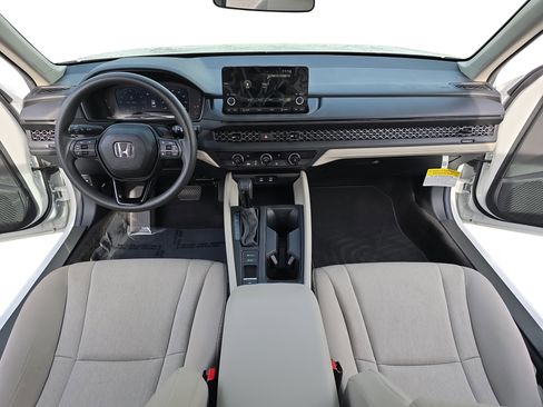 Certified 2025 Honda Accord LX image 9