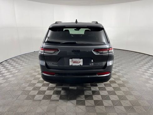 Used 2023 Jeep Grand Cherokee L Laredo image 6