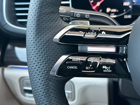 New 2026 Mercedes-Benz GLS 580 4MATIC image 27