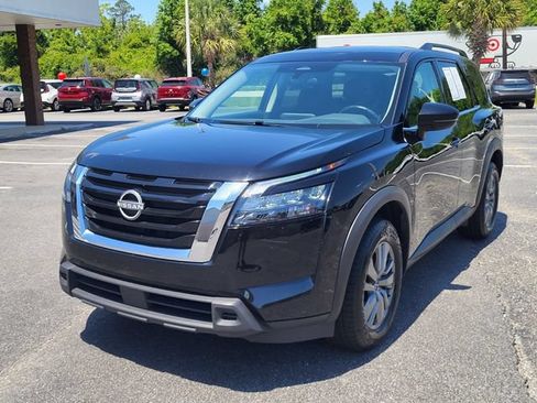Used 2025 Nissan Pathfinder SV FWD image 7