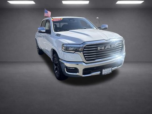 Used 2025 RAM 1500 Laramie AWD/4WD image 32