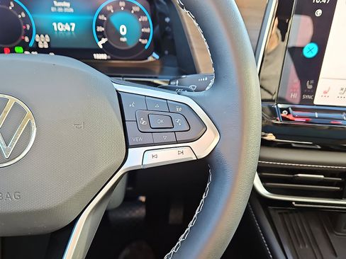 Certified 2025 Volkswagen Atlas SE w/ Panoramic Sunroof Package image 19