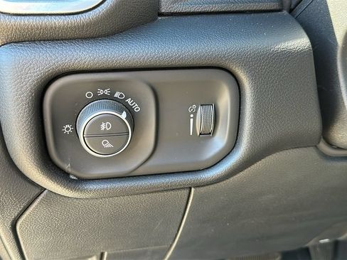 Used 2025 RAM 2500 Big Horn AWD/4WD image 17