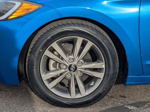 Used 2017 Hyundai Elantra SE image 21