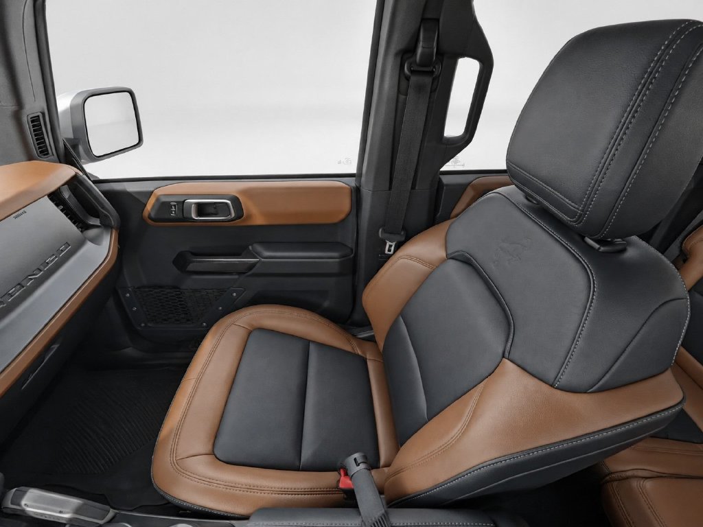 Used 2024 Ford Bronco Outer Banks AWD/4WD image 28