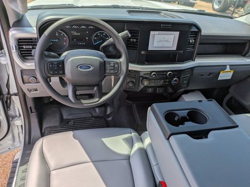 New 2026 Ford F350 4x4 Crew Cab DRW Super Duty image 11