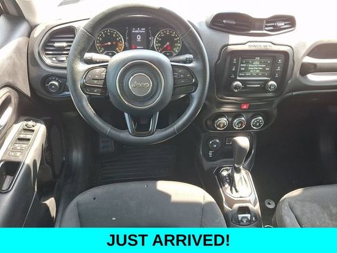 Used 2017 Jeep Renegade Altitude AWD/4WD image 11