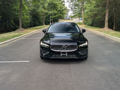 Used 2019 Volvo S60 T5 Inscription FWD image 3