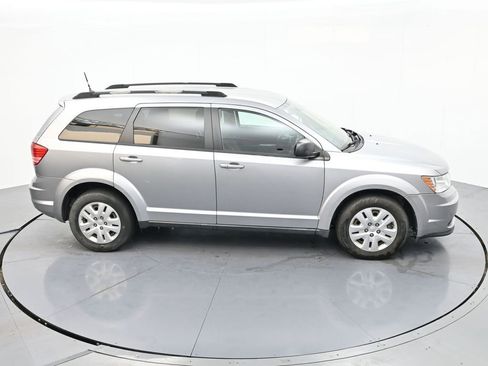 Used 2018 Dodge Journey SE image 24