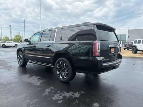 Used 2020 GMC Yukon XL Denali w/ Denali Ultimate Package AWD/4WD image 5