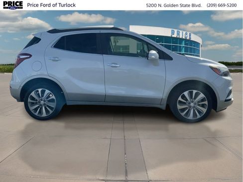 Used 2018 Buick Encore Preferred image 4