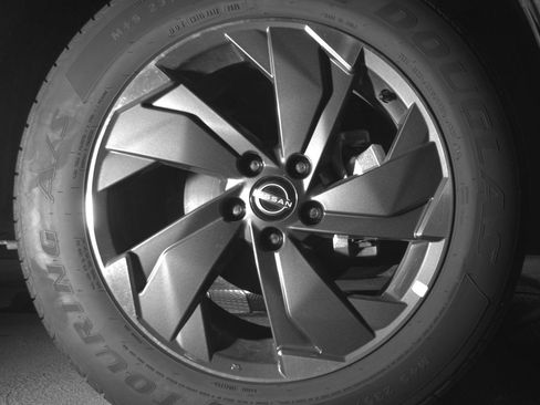 Used 2025 Nissan Rogue SV FWD image 13
