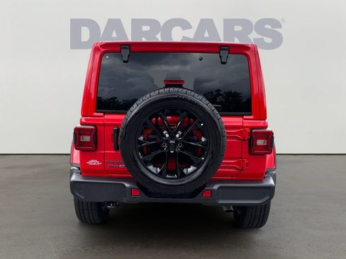 Used 2025 Jeep Wrangler Unlimited Sahara w/ Safety Group AWD/4WD image 6
