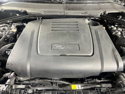 Used 2024 Land Rover Defender 110 S image 28