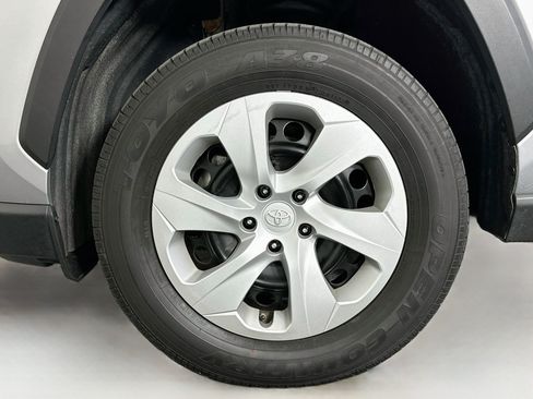 Used 2025 Toyota RAV4 LE AWD/4WD image 11
