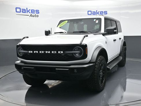 Used 2025 Ford Bronco Outer Banks image 4