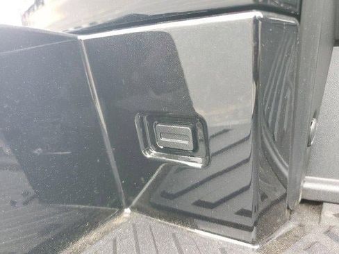 New 2025 GMC Hummer EV 2X image 10