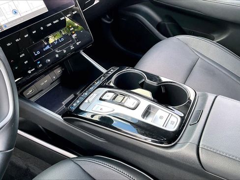 Used 2024 Hyundai Tucson Limited image 16