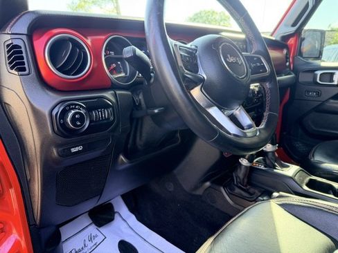 Used 2020 Jeep Gladiator Rubicon w/ Dual Top Group AWD/4WD image 15