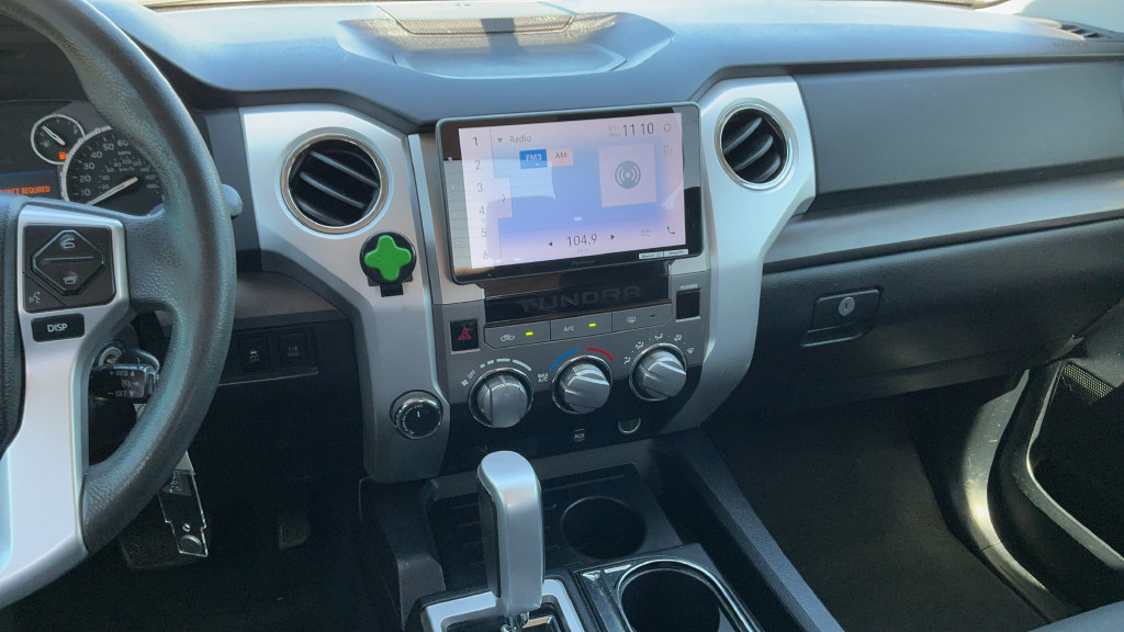Used 2015 Toyota Tundra SR5 w/ SR5 Upgrade Package AWD/4WD image 8