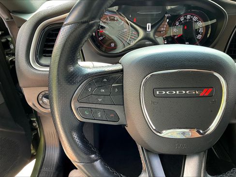 Used 2022 Dodge Challenger SXT w/ Driver Convenience Group AWD/4WD image 11
