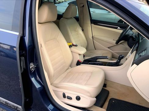 Used 2014 Volkswagen Passat TDI SEL Premium image 9