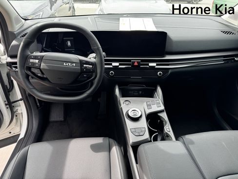 New 2026 Kia Sportage EX image 12