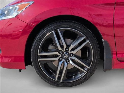 Used 2017 Honda Accord Sport image 22