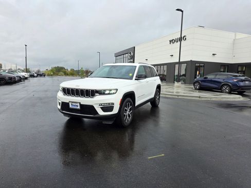 Used 2024 Jeep Grand Cherokee Limited image 1