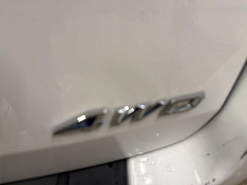 Used 2021 Ford Explorer XLT w/ Equipment Group 202A AWD/4WD image 9
