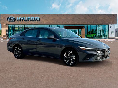 New 2024 Hyundai Elantra Limited image 10