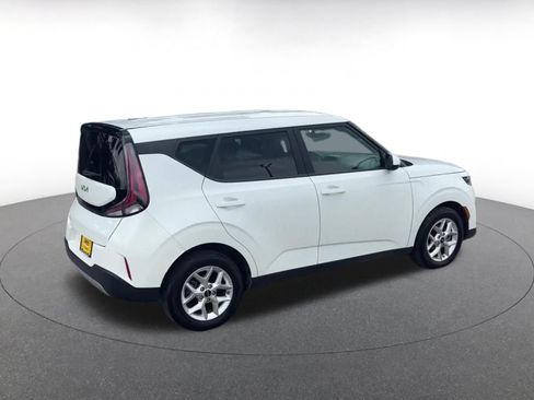 Used 2025 Kia Soul LX w/ LX Technology Package FWD image 12