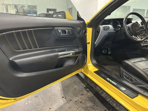 Used 2016 Ford Mustang GT Premium RWD image 11