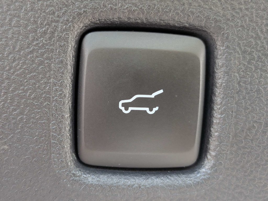 Used 2022 Ford Escape SEL FWD image 18