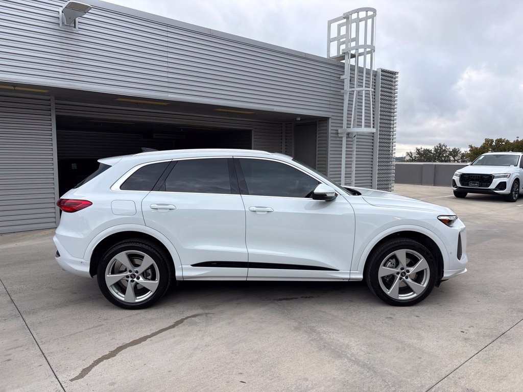 Used 2026 Audi Q5 Premium Plus AWD/4WD image 4