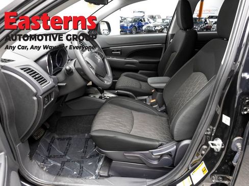 Used 2025 Mitsubishi Outlander Sport LE AWD/4WD image 14