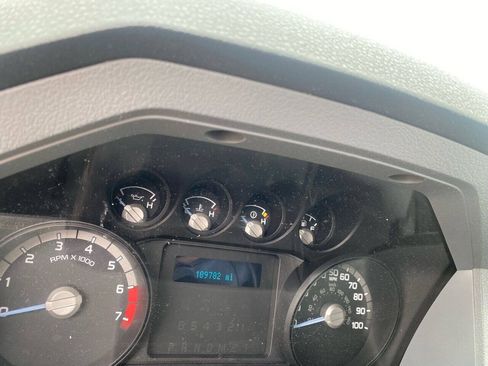 Used 2016 Ford F250 XL w/ Power Equipment Group AWD/4WD image 9