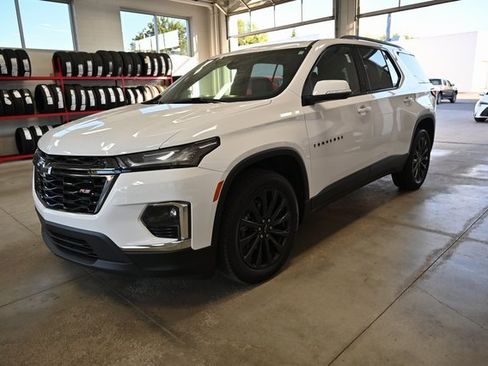 Used 2022 Chevrolet Traverse RS image 8