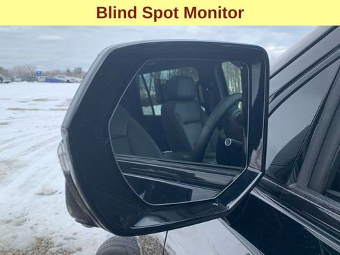 Used 2023 Chevrolet Suburban RST w/ Luxury Package image 8