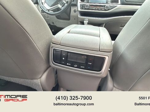 Used 2015 Toyota Highlander XLE AWD/4WD image 37
