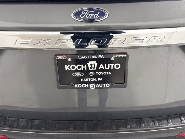 Used 2024 Ford Explorer XLT AWD/4WD image 19