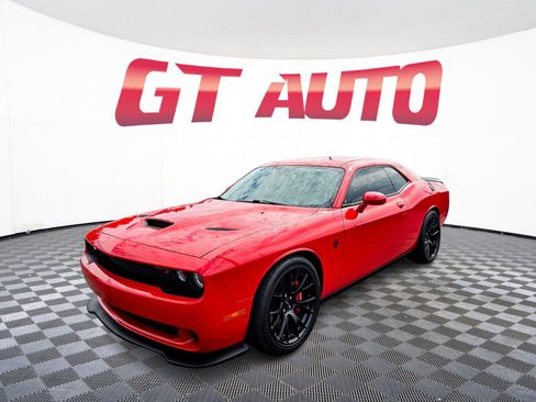 Used 2015 Dodge Challenger SRT Hellcat image 3