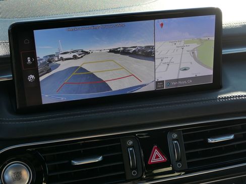 Used 2022 Genesis G70 2.0T image 21