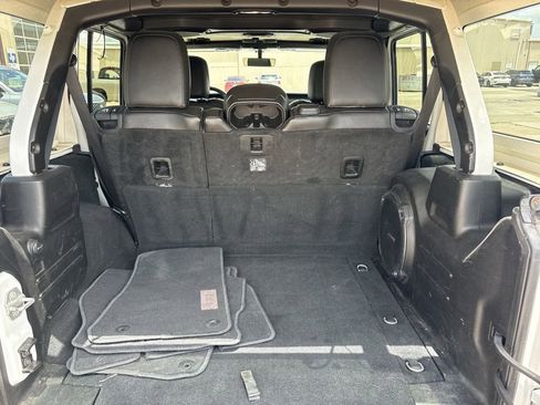 Used 2018 Jeep Wrangler Unlimited Sahara AWD/4WD image 26