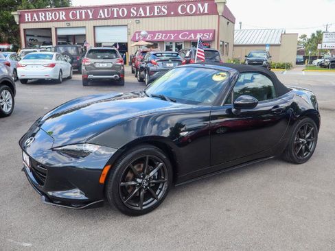 Used 2016 MAZDA MX-5 Miata Club RWD image 13