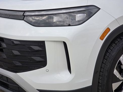 New 2026 Volkswagen Tiguan S FWD image 7
