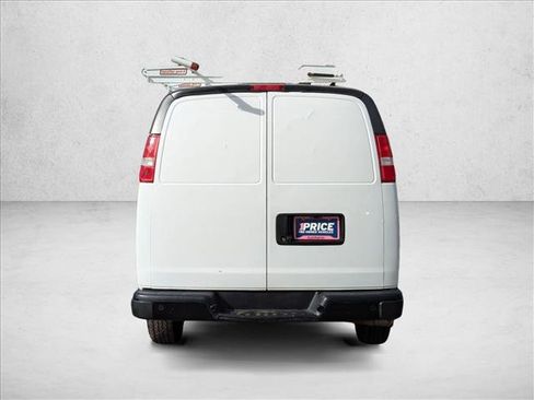 Used 2020 Chevrolet Express 3500 w/ Driver Convenience Package image 7