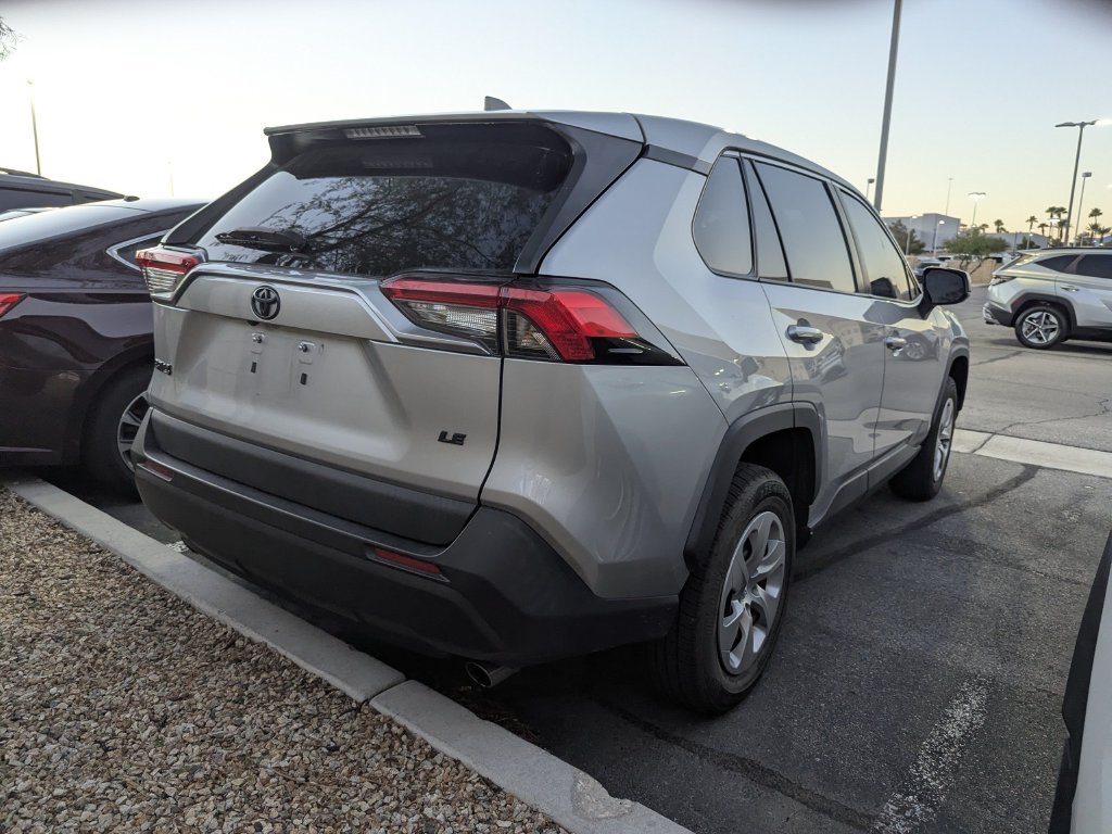 Used 2023 Toyota RAV4 LE FWD image 4