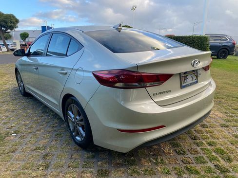 Used 2017 Hyundai Elantra SE FWD image 5